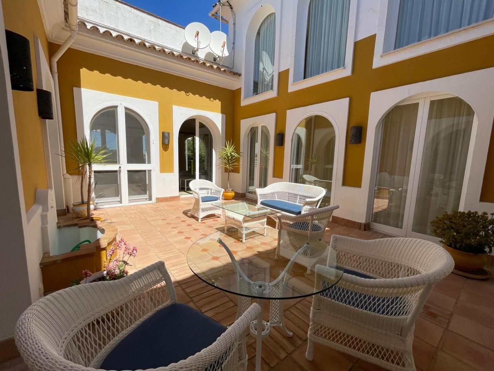 Villa Rosa بينالوب كاساس فِييخاس المظهر الخارجي الصورة